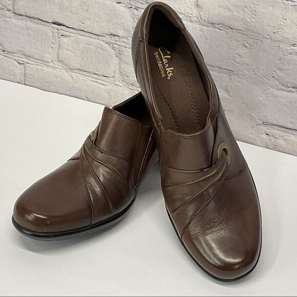 Clarks Bendables Women's Size 11 Brown Leather Ruching Minimalist Shootie Casual - Picture 1 of 12